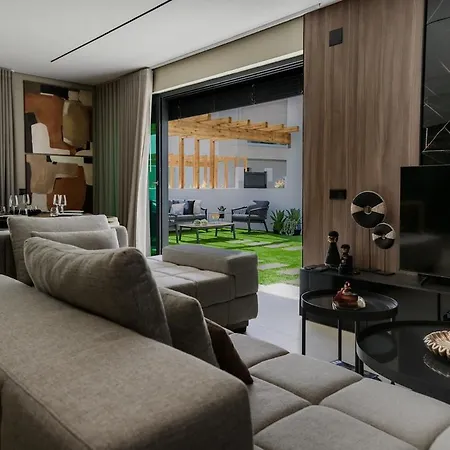 Dom wakacyjny Detached House In A Private